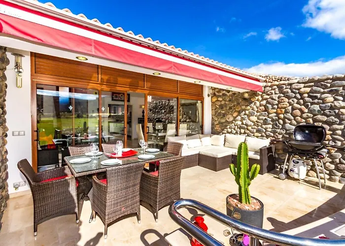 Casa Holmston, Duplex Villa With Hot Tub In Anfi Tauro Topaz